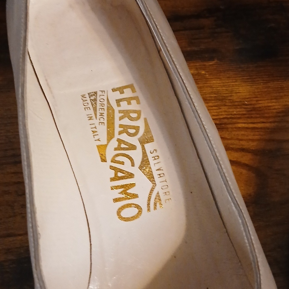 Salvatore Ferragamo Women's Beige Leather Shoes 10 AA Width - Picture 6 of 10